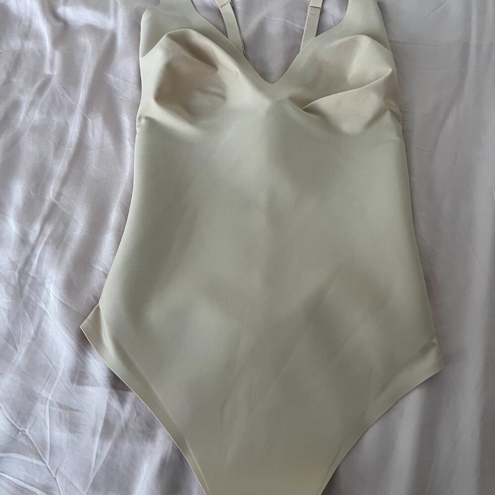 SKIMS BODY UNLINED PLUNGE THONG BODYSUIT Size 2X